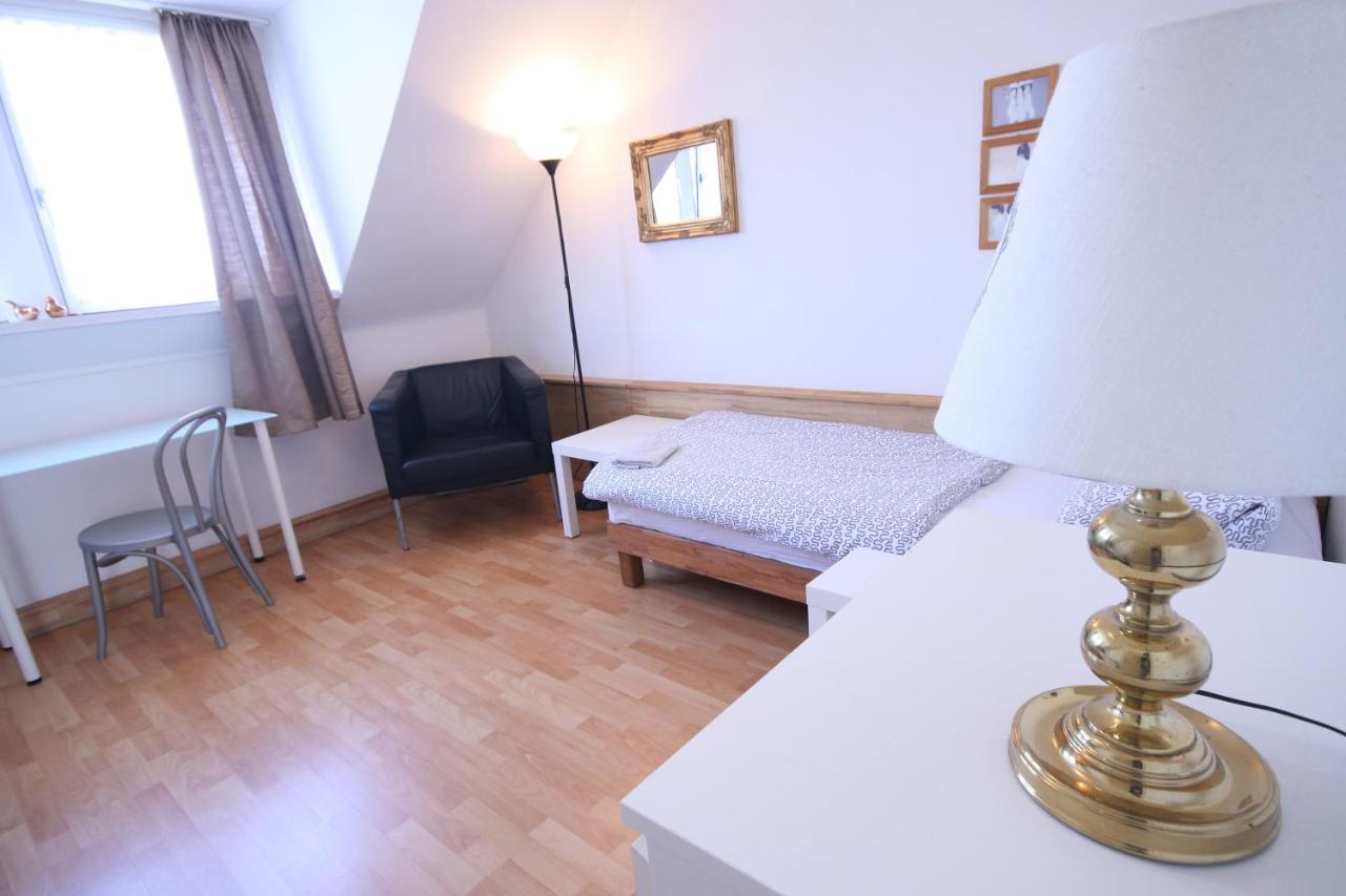 Moderne Studio Apartments Und 4 Zimmer Wohnungen In Oberhausen, Ideal Fuer Geschaeftsreisende Und Monteure Bagian luar foto