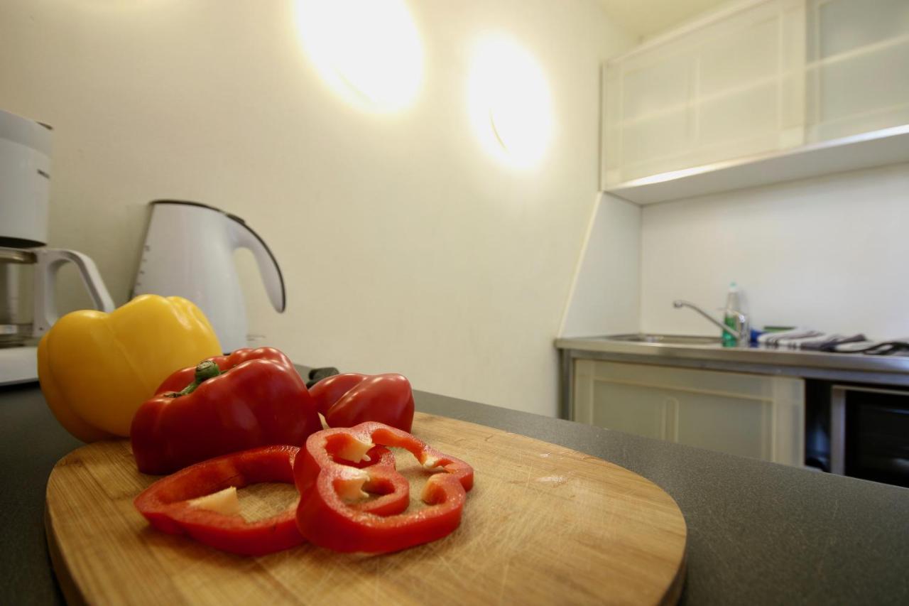 Moderne Studio Apartments Und 4 Zimmer Wohnungen In Oberhausen, Ideal Fuer Geschaeftsreisende Und Monteure Bagian luar foto