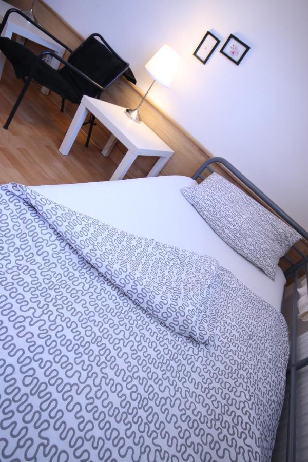 Moderne Studio Apartments Und 4 Zimmer Wohnungen In Oberhausen, Ideal Fuer Geschaeftsreisende Und Monteure Bagian luar foto